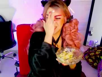 Catch me live as Black_lady_05 in premium male cam shows