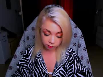 Hairy cam model Blinkofeyess, 99 yrs live now