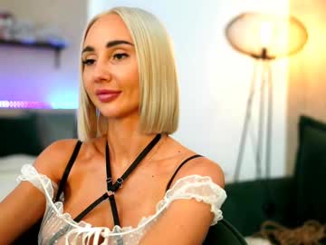 Blondiefromtheblock, 23 years old, Let's have some chats and more if I the flow is right ;) #bigass #bigboobs #trans #young #new, webcam photo
