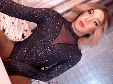 Skinny Asian cam girl Bootyful_lucy | 21 yrs live in HD