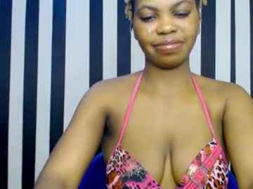 Squirting cam girl Bouncing_xxxass age 22 yrs live now