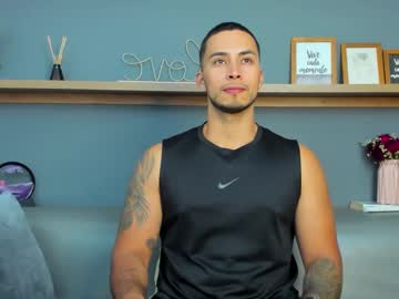 Muscle cam star Brandonn_flex, 25 yrs