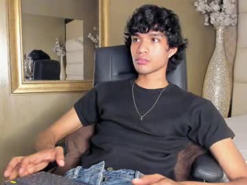 Branmonter big cock cam stud 23 yrs streaming live