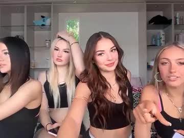 Live cam performer Brookemiller1 streaming now