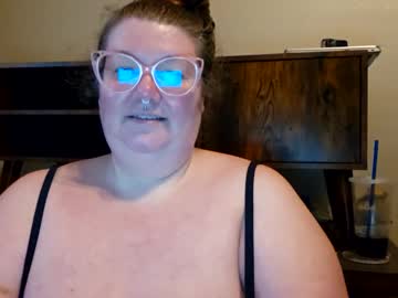 Hairy cam model Bunnyarcana420, 39 yrs live now