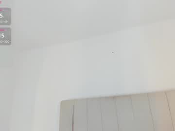 Squirting cam girl Camila_adams age 25 yrs live now