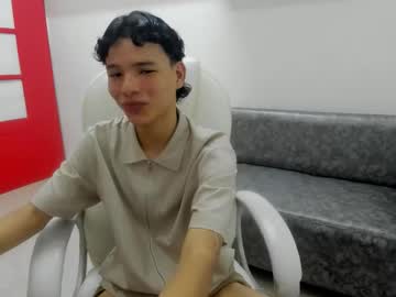 Camillo_virgil, 18 years old, GOAL: Hard dick [40 tokens remaining] Welcome to my room! #18 #bigcock #new #young #cum, webcam photo