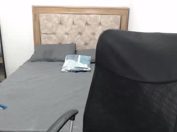 Muscle cam star Carlossmi01, 19 yrs