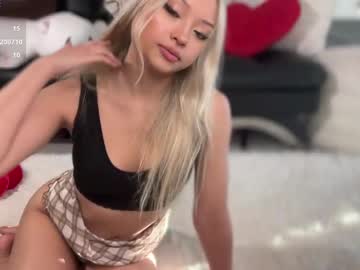 Carmenxrose, Play with me  ?  Take my shorts off + Twerk [134 tokens left] #new #18 #teen #young #squirt #asian #lovense, webcam photo