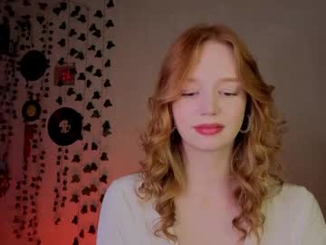 Hairy cam model Carolinnk, 20 yrs live now