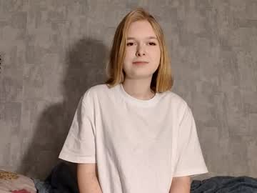 Chanelledroz, 18 years old, Goal: Lift up my top and show my bra<: My name is Lia #new , new experience to me, hope it turns out well :3  #skinny #young #18 #shy [111 tokens remaining], webcam photo