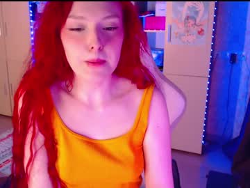 Squirting cam girl Charlie_wtf age 22 yrs live now