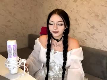 Charlottnosek, 18 years old, Goal: Biggest smile ever! My first stream today!  #shy #new #18 #young #goth [13 tokens remaining], webcam photo