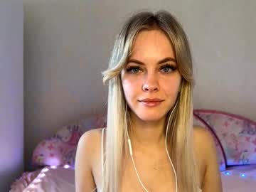Chayashortle, 18 years old, i'm Milissa and #new here #shy #skinny #blonde #18 Goal:   Let me start dancing, put my hands up to my waist and dance with my hips :D [130 tokens remaining], webcam photo