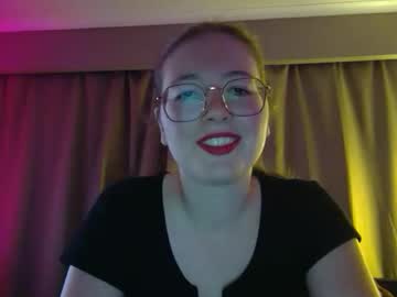 Cheekynightowl, I will start eating a lolly #new #sexy #hot [594 tokens remaining], webcam photo