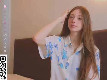 Cherrymira, 18 years old, GOAL: Touch my cheeck [30 tokens remaining] "Hey guys! My name Loise, i'm from France.Try lush... #shy #cute #18 #teen #smalltits, webcam photo