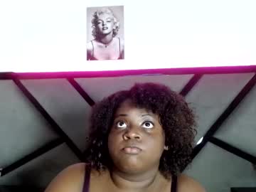 Chikychiky11, 20 years old, twerk in your face #new #bigass #bigboobs #latina #ebony [49 tokens remaining], webcam photo