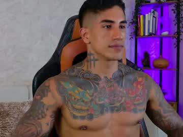 Muscle cam star Chris_reilly, 31 yrs
