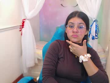 Clover_lover_, 19 years old, anal for 2 min  // #young #bigass #teen #Bigtits #squirt [95 tokens remaining], webcam photo