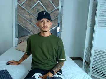 Criissalazar big cock cam stud 23 yrs streaming live