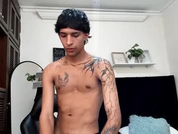 Cro_mendoza, 19 years old, GOAL: Cum Show [1000 tokens remaining] Welcome to my room! #bigcock #young #latino #18 #new, webcam photo