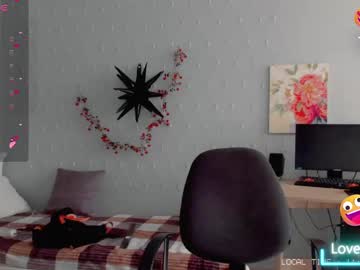 Crystal__chris, 22 years old, Heeyyy! :) #tattoo #daddy #smoke #young #deepthroat, webcam photo