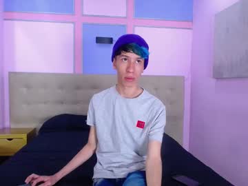 Live gay cam model Cupcakeeboy25 yrs streaming now in HD