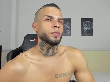 Curtis_blake, 24 years old, CUM SHOW #cum #new #bigboobs #bigcock #lovense #muscle #latino [1084 tokens remaining], webcam photo