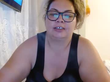 Hairy cam model Curvymomylore, 45 yrs live now