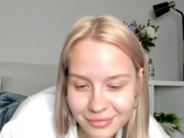 Da_hong_paooo, 18 years old, Do you want to see what's under my skirt? [135 tokens left] Its my first day Welcome to visit me im #18 and #new #shy #redhair #germany, webcam photo