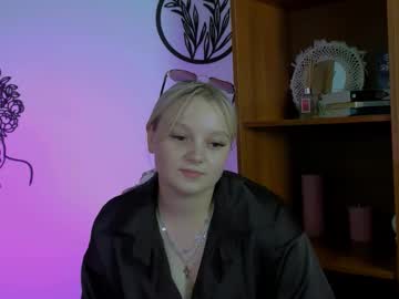 Daisy_cool, 19 years old, GOAL: Dance [300 tokens remaining] Welcome to my room! #feet #blonde #shy #18 #new, webcam photo
