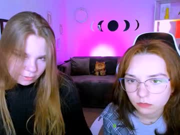 Dakota_dear, 23 years old, GOAL: my first goal [280 tokens remaining] Welcome to my room! #feet #blonde #shy #teen #new, webcam photo
