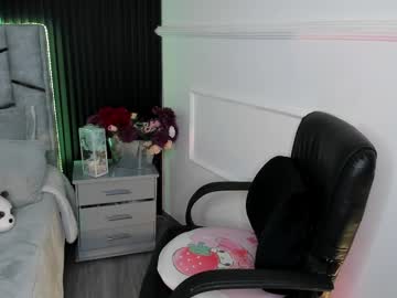 Daniphoenixx, 24 years old, Ready to see how I drink everything? #deepthroat #18 #submissive #saliva #fuckmachine, webcam photo