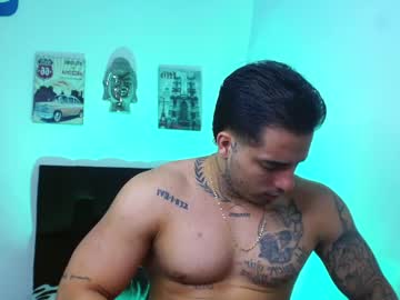 Muscle cam star Darius_phoenix, 22 yrs