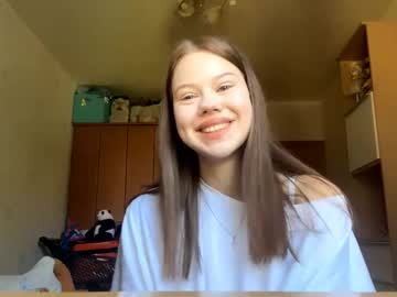Darling_moon, 18 years old, Goal: Biggest smile ever=) So let's talk with me..... #new #18 #young #pretty #shy [25 tokens remaining], webcam photo