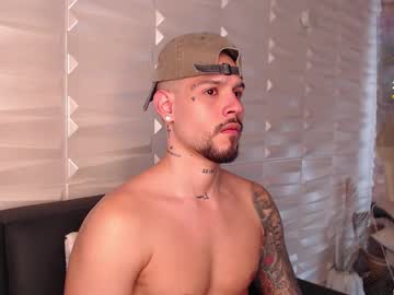 Live gay cam model David_col1128 yrs streaming now in HD