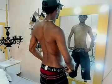 Muscle cam star Dembowbender