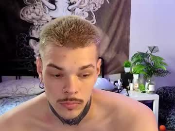 Live gay cam model Denis_here25 yrs streaming now in HD