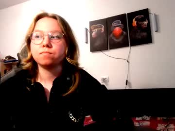 Denitatrepanier, 18 years old, Goal: Biggest smile ever #new #shy #blonde #teen #18 [33 tokens remaining], webcam photo