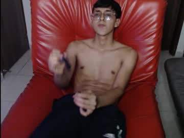 Derek_135, 19 years old, CUM SHOW #teen #new #bigcock #ass #feet [500 tokens remaining], webcam photo