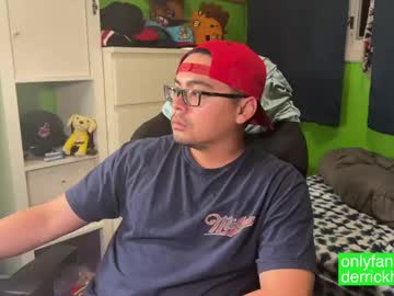 Catch me live as Derrick_hose in premium male cam shows