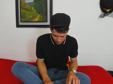 Desastre_goldenst, 31 years old, GOAL: Take off Shirt [33 tokens remaining] Welcome to my room! Let´s there be a Disaster #bigcock #muscle #daddy #young #cum, webcam photo