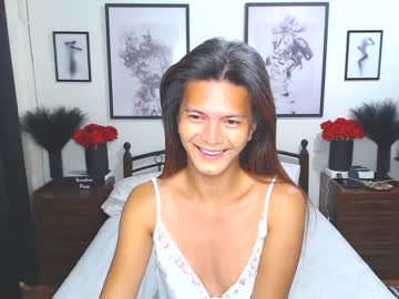 TS cam model Diense17 age 35 yrs live now