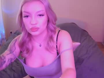 Divinerebecca • bigboobs19y • France • public