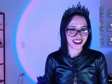 Domgiirl • mistress • usa • public