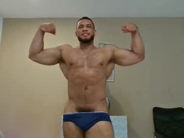 Dominic_hulk1 • feet35y • Colombia • public