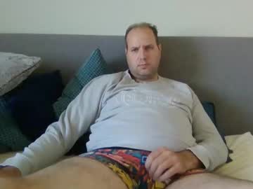 Dutchslave1988nolimits • femdom37y • Netherlands • public