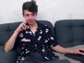 Dylanvibe, 19 years old, T-Shirt Off [40 tokens left] #18 #bigcock #new #uncut #cum, webcam photo
