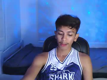 Skinny Asian cam girl Ebony_fuckboy live in HD