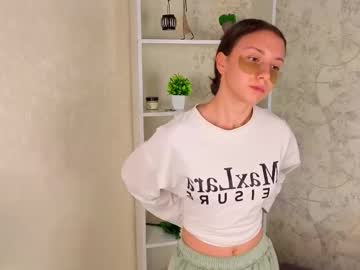 Ebonyleibenstein, 20 years old, Hi everyone, my name is Milly, its my first day: try tease my t-shirt ? #cute #new #18 #shy #bigtits [140 tokens remaining], webcam photo